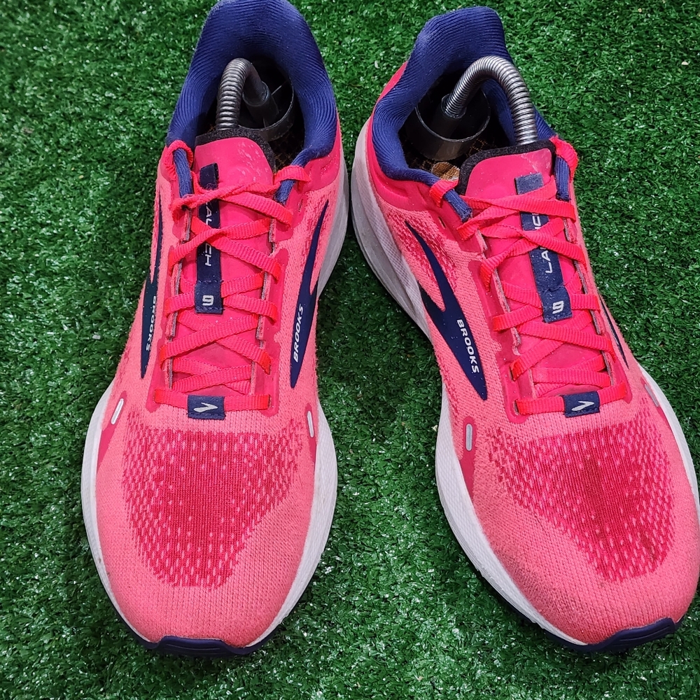 BROOKS LAUNCH 9 - Women's Athletic Shoes - SIZE 10 - - - Insoles aren't brooks - Picture 2 of 9